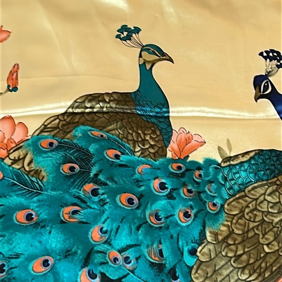 2238- Women’s Peacock Print Scarf 100% Polyester NWT - Picture 8 of 8